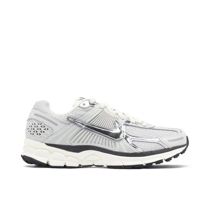 Nike Zoom Vomero 5 Silver® - Importadas